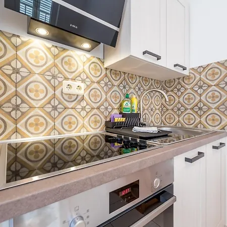 Melania & Antonia Apartman Baška